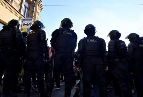 Russia: violente proteste in Daghestan contro mobilitazione. Ovd-Info, ‘polizia usa pistole stordenti e manganelli. Arresti’