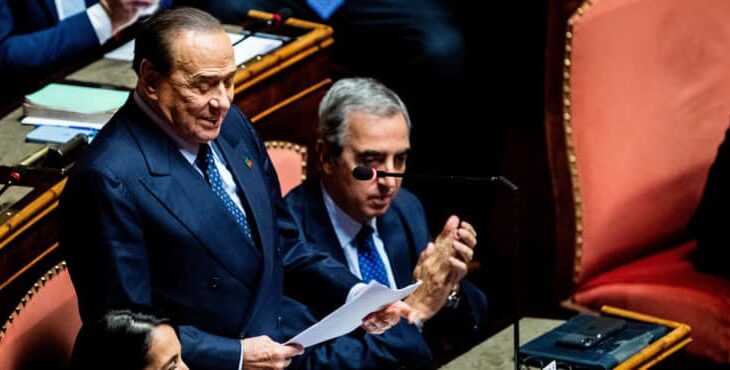 Berlusconi in Senato dopo 9 anni. Cita il ’94 e ‘investe’ Meloni