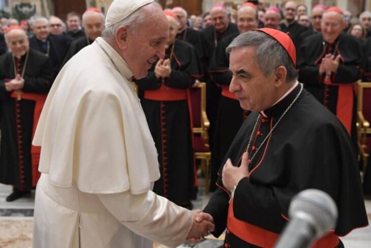 Così il cardinale Becciu ha registrato di nascosto Papa Francesco al telefono e lo ha offeso nelle chat private.